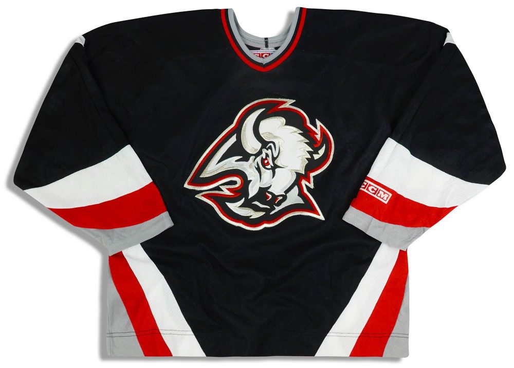 1996-00 BUFFALO SABRES CCM JERSEY (AWAY) L 1 dsc 0551